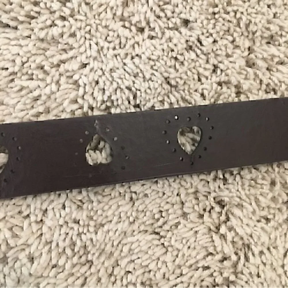 Girls size medium cutout heart belt